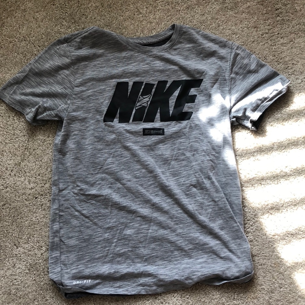 grey nike shirt